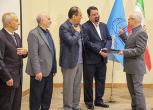 تقدیر از ورودی های سال 46 تا 49 دانشکده فنی دانشگاه تبریز در گردهمایی کانون مهندسین فارغ التحصیل دانشکده های فنی دانشگاه تبریز